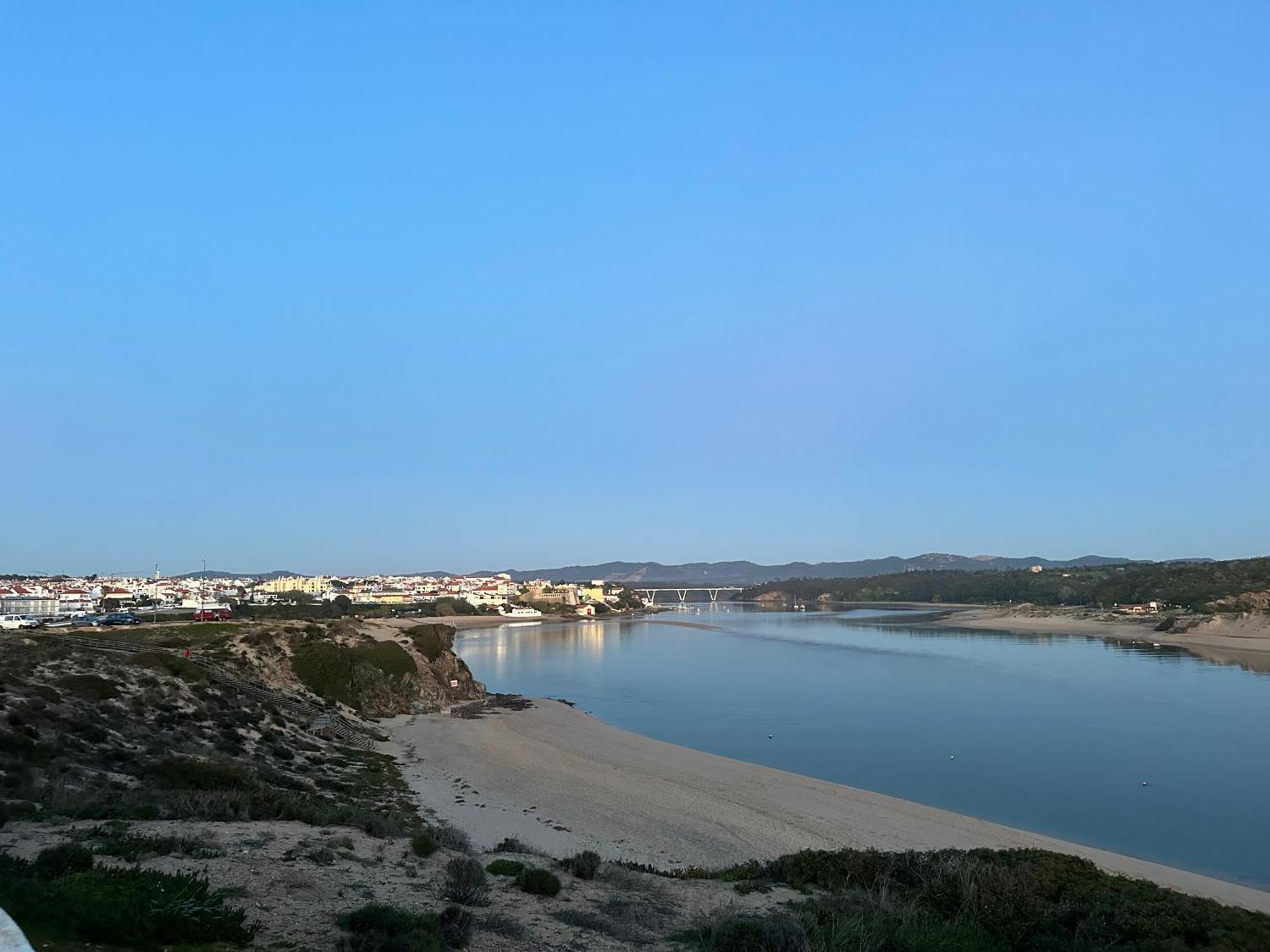Charm-In Center Hotell Vila Nova de Milfontes Eksteriør bilde
